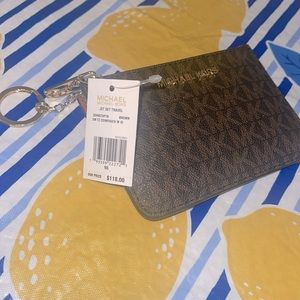 Michael Kors Travel wallet ❤️